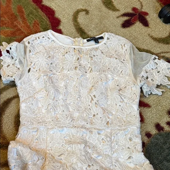 Romeo + Juliet Couture Cutout Lace Dress - Picture 4 of 13